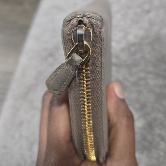 Prada Saffiano Zip-Round Wallet - Picture 5 of 9